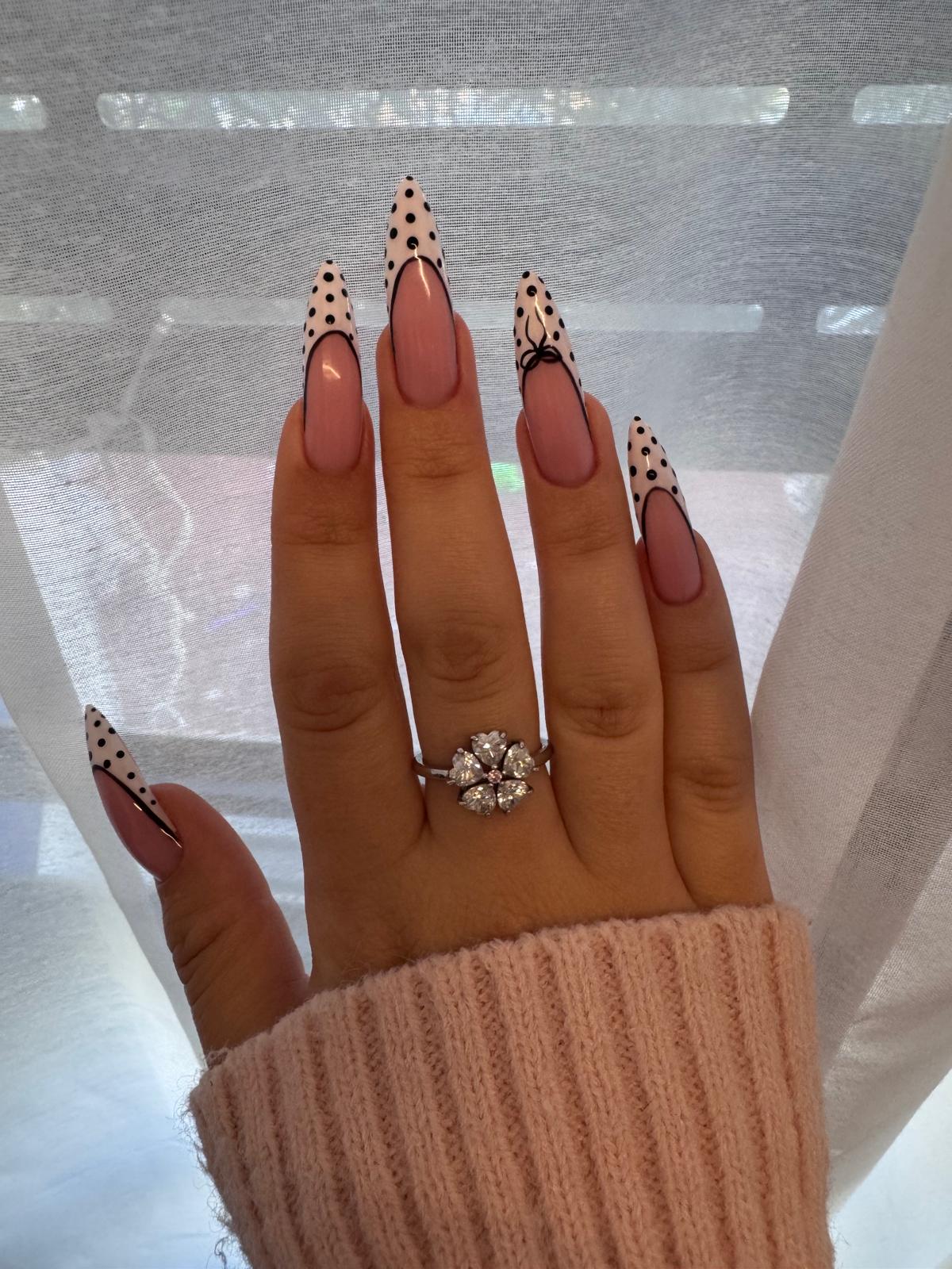 Moissanite 6 Stone Luxury Ring
